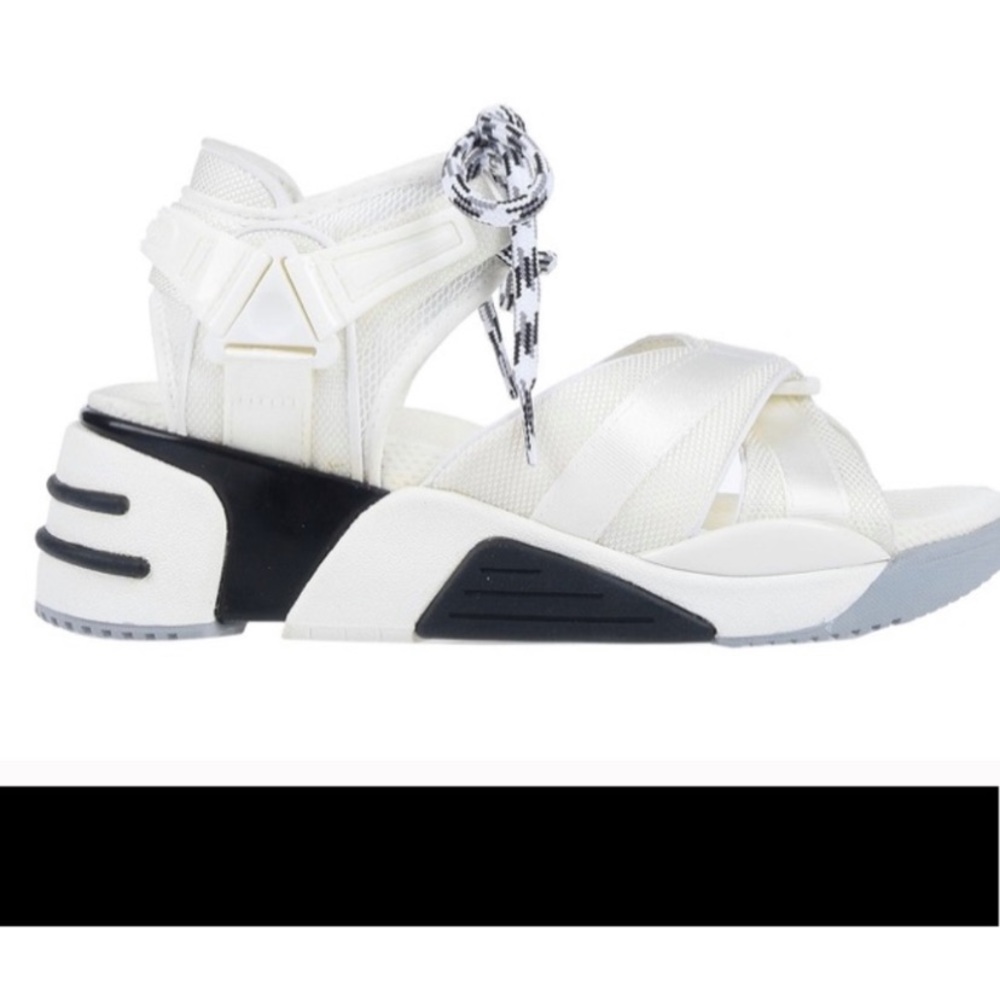 Marc Jacobs Chunky Sandals
